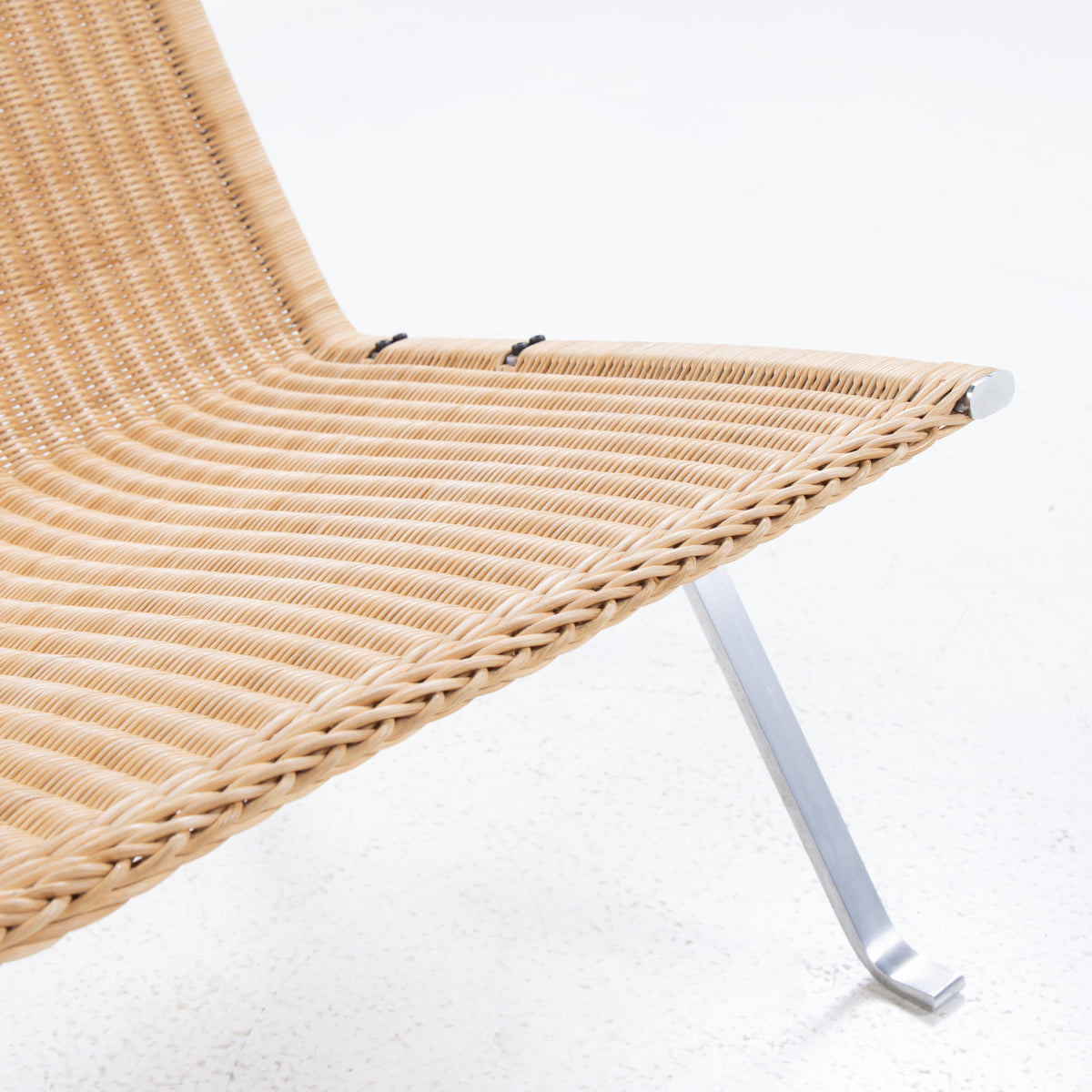 PK 22 - Easy chair in wicker