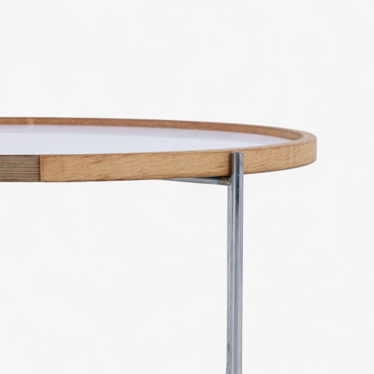 GE 453 - Tray table w. white and black Formica