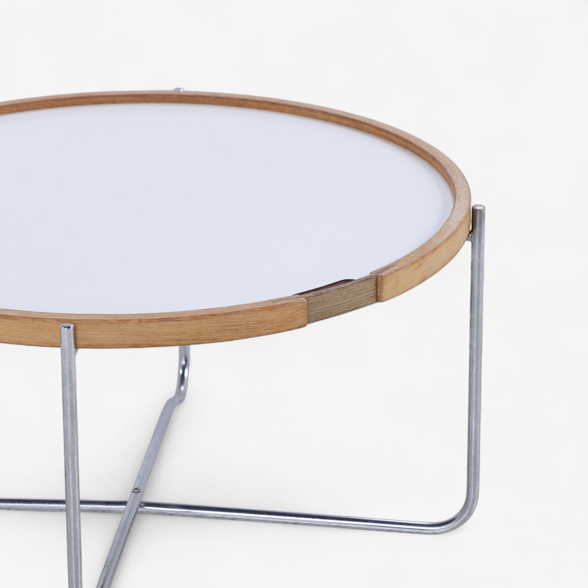 GE 453 - Tray table w. white and black Formica
