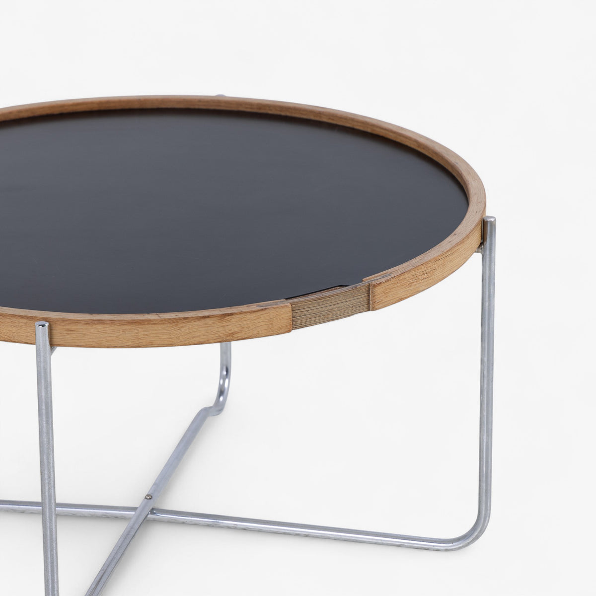 GE 453 - Tray table w. white and black Formica