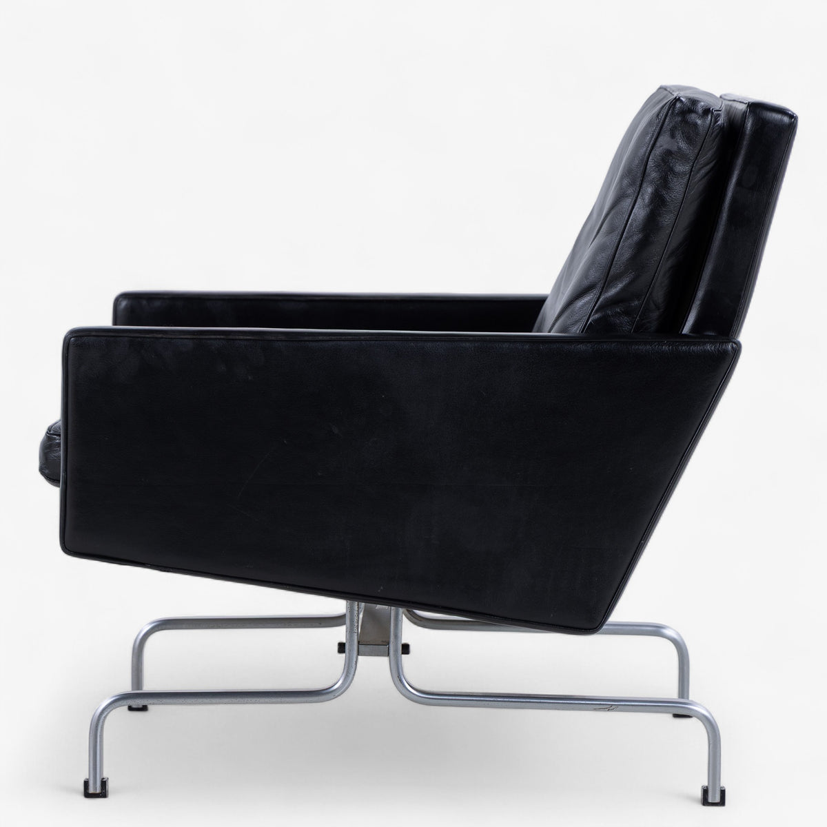 PK 31/1 - Easy chair in original leather
