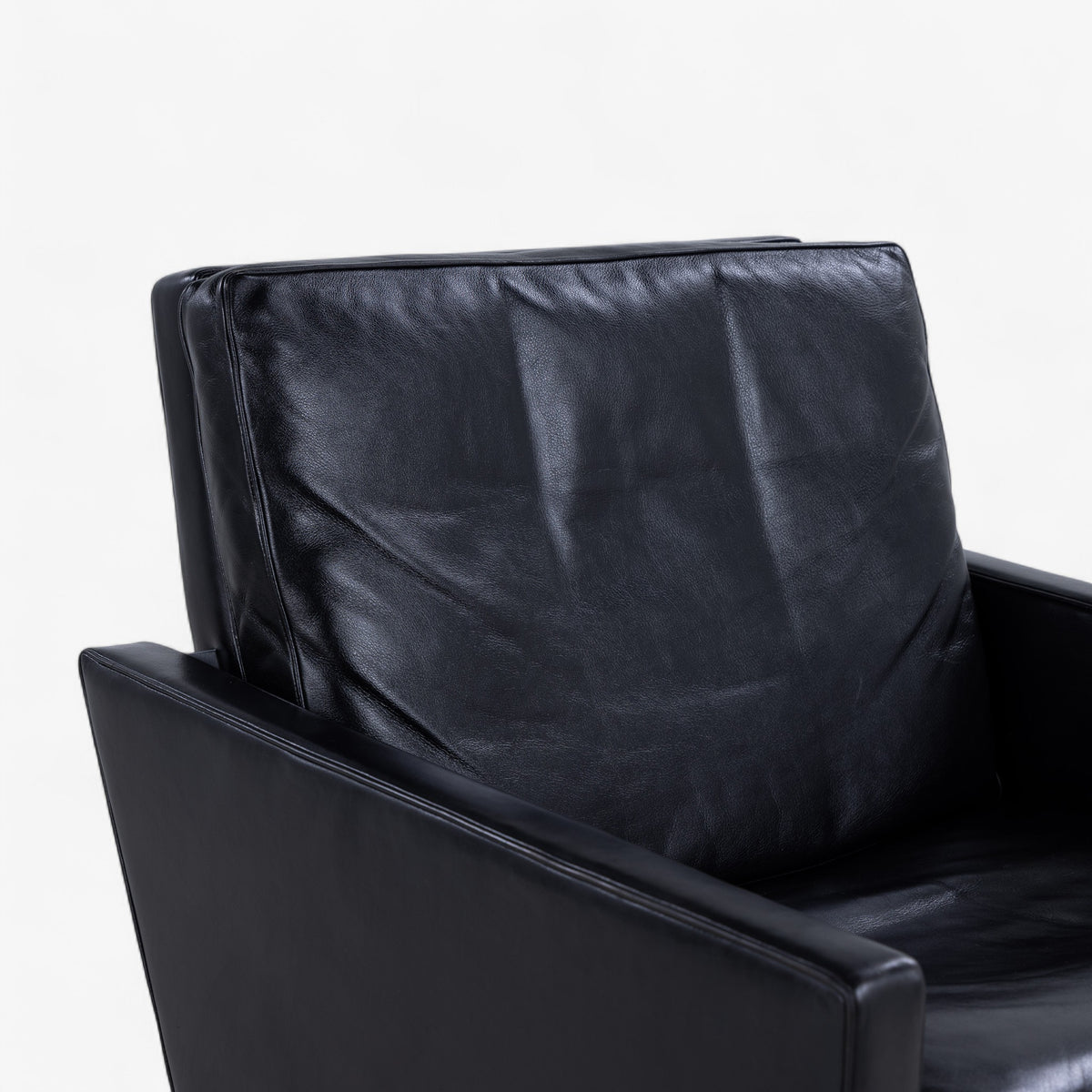 PK 31/1 - Easy chair in original leather