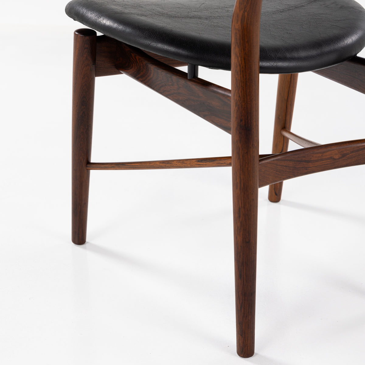 NV 55 - Rare rosewood dining chair