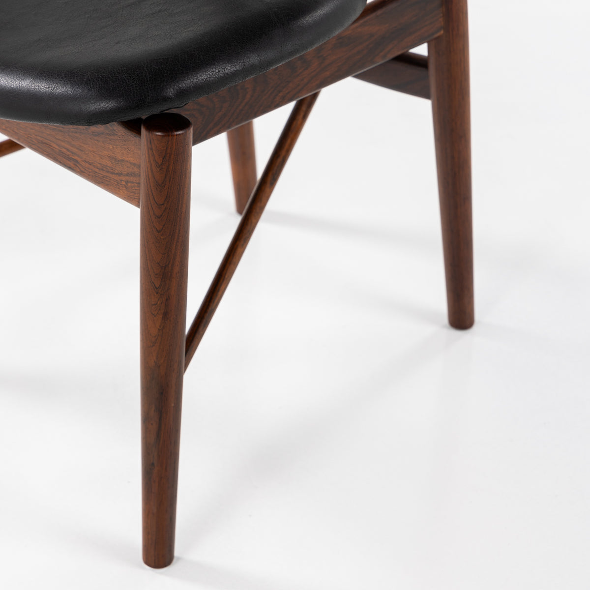 NV 55 - Rare rosewood dining chair