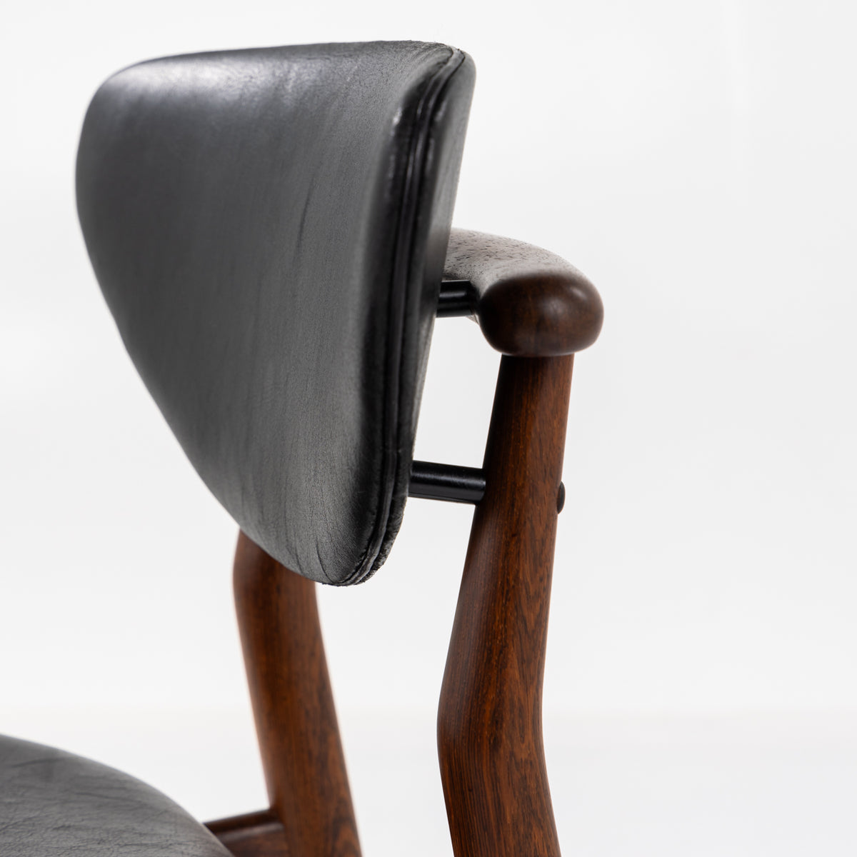 NV 55 - Rare rosewood dining chair