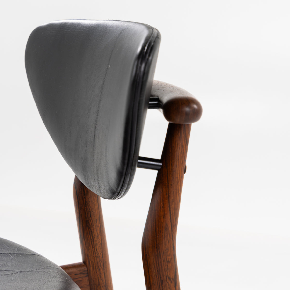 NV 55 - Rare rosewood dining chair