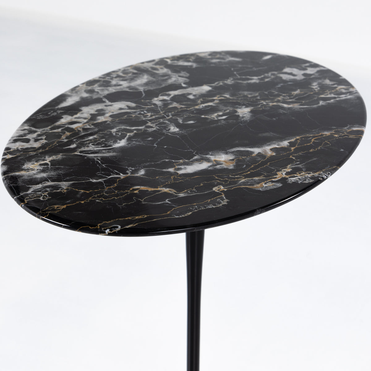 Saarinen Oval side table in black marble
