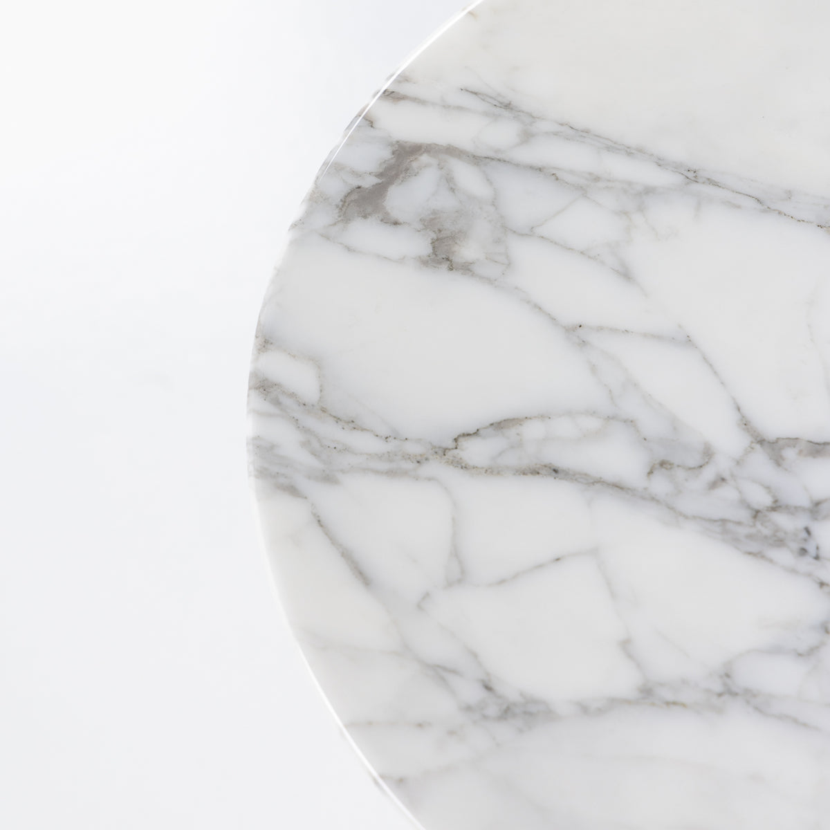 Saarinen Round side table in white marble