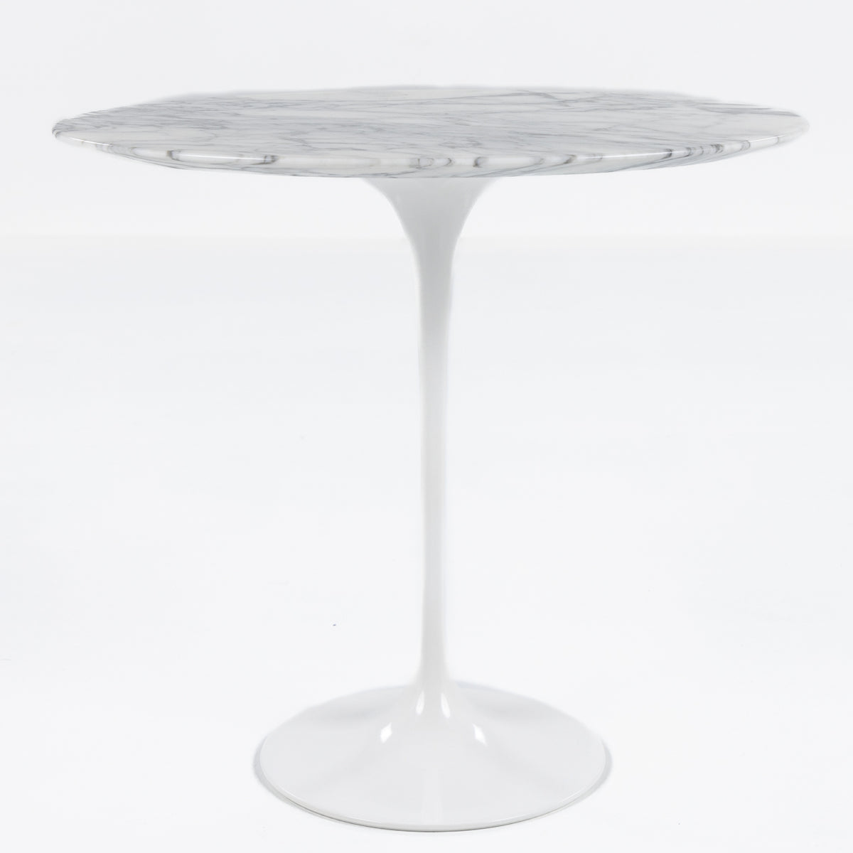 Saarinen Oval sidebord i hvid marmor