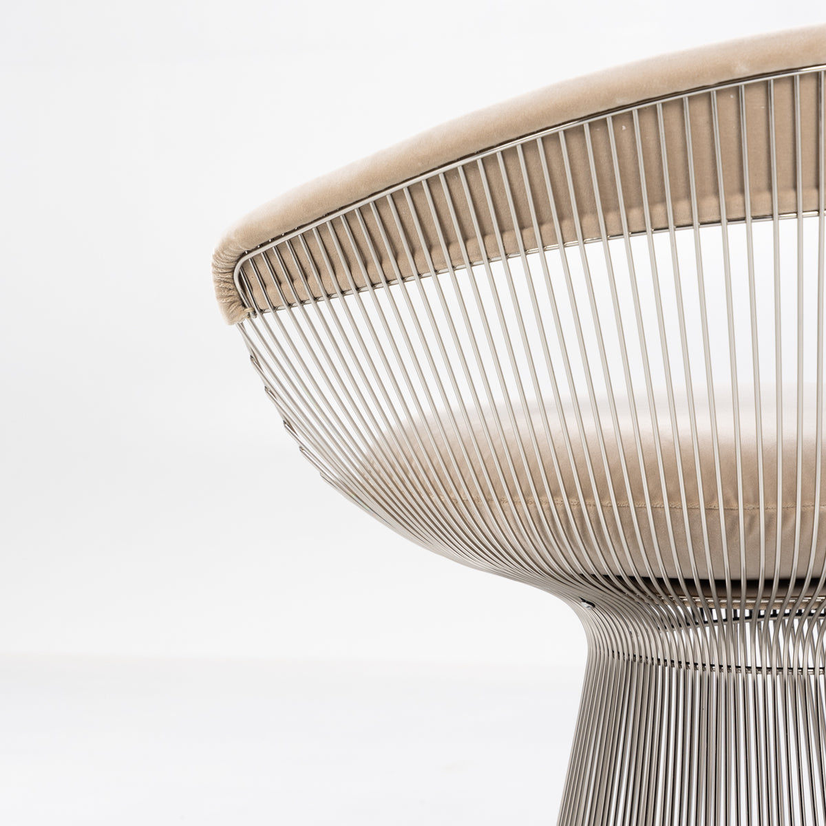 Platner Side Chair i nikkel & beige tekstil