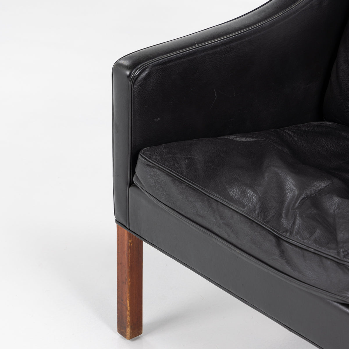 BM 2207 - Easy chair in original leather