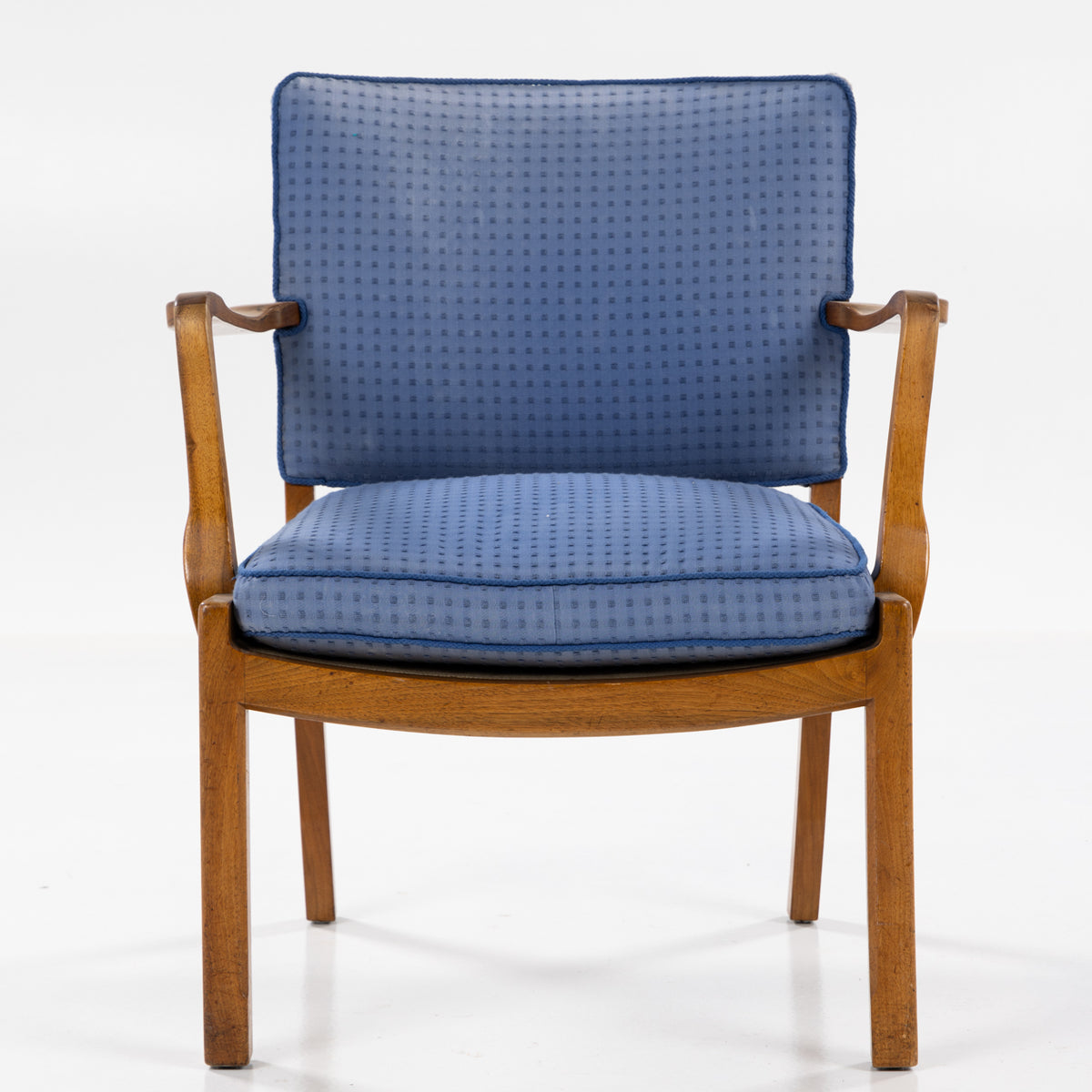 Easy chair in walnut