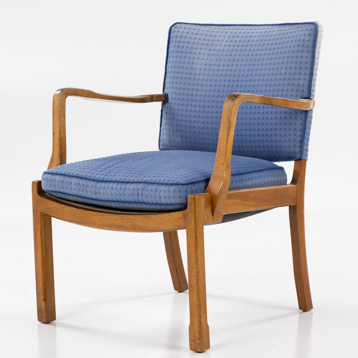 Easy chair in walnut