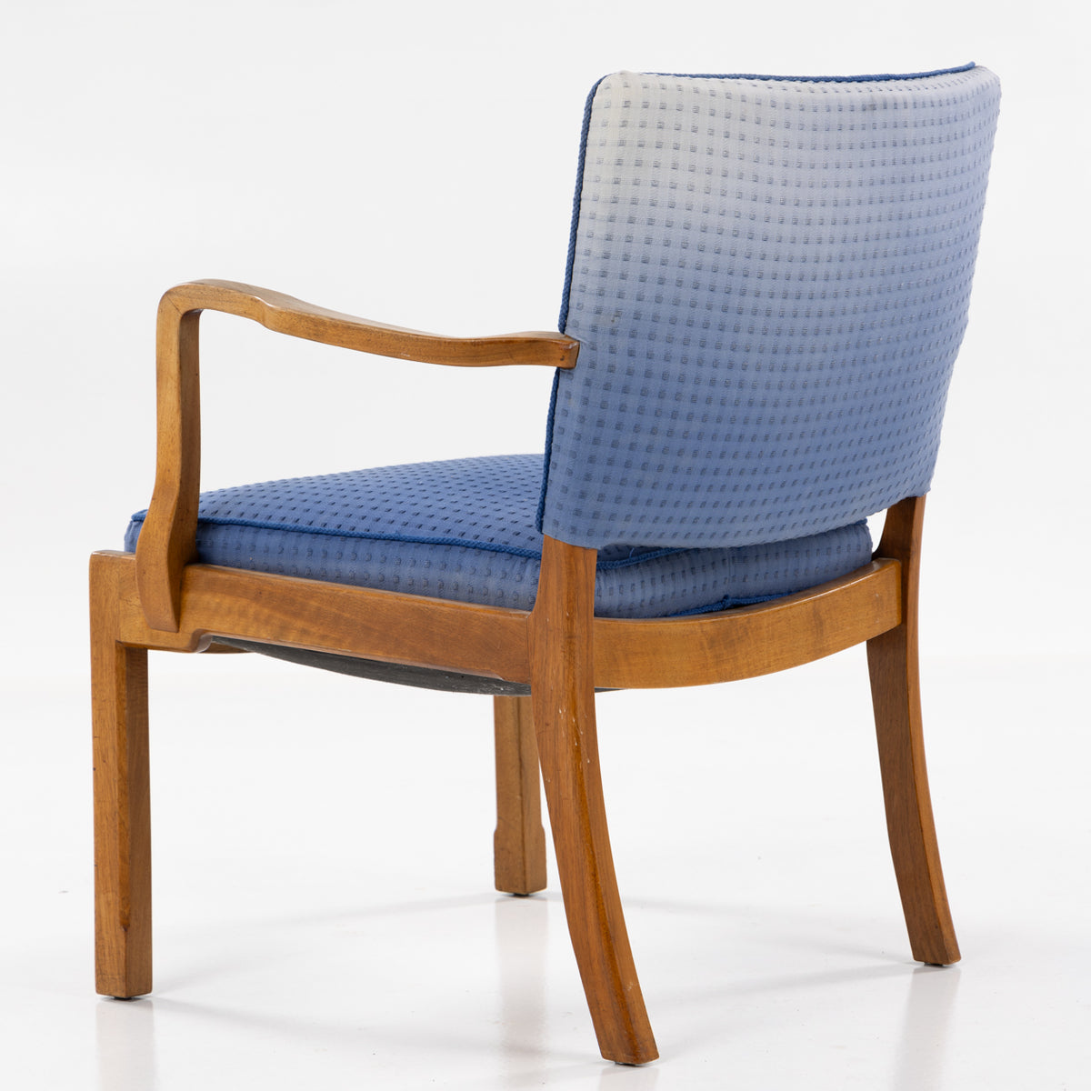 Easy chair in walnut