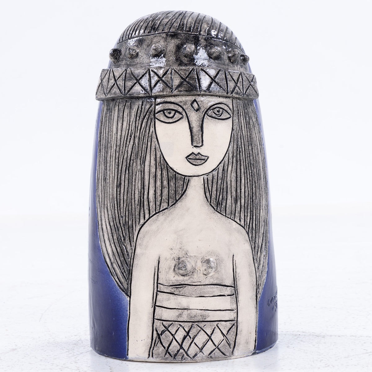 Sculpture in stoneware