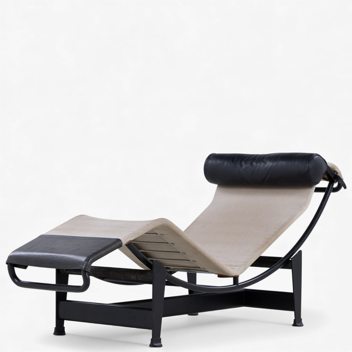 LC 4 - Chaise longue in natural canvas