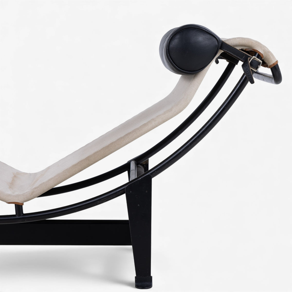 LC 4 - Chaise longue in natural canvas