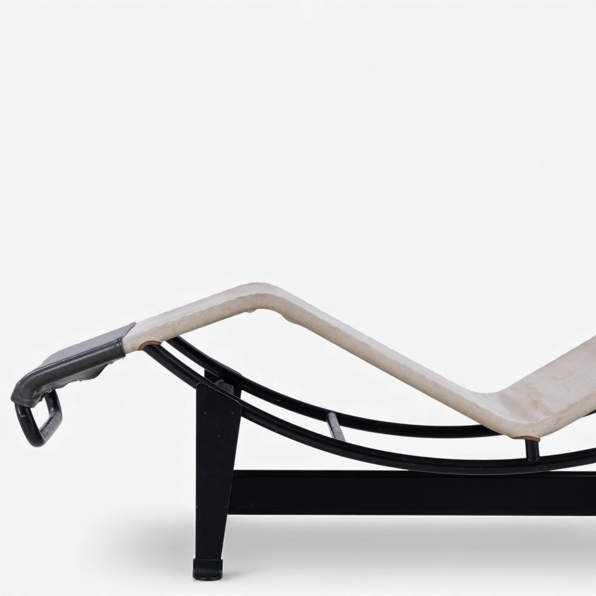 LC 4 - Chaise longue in natural canvas