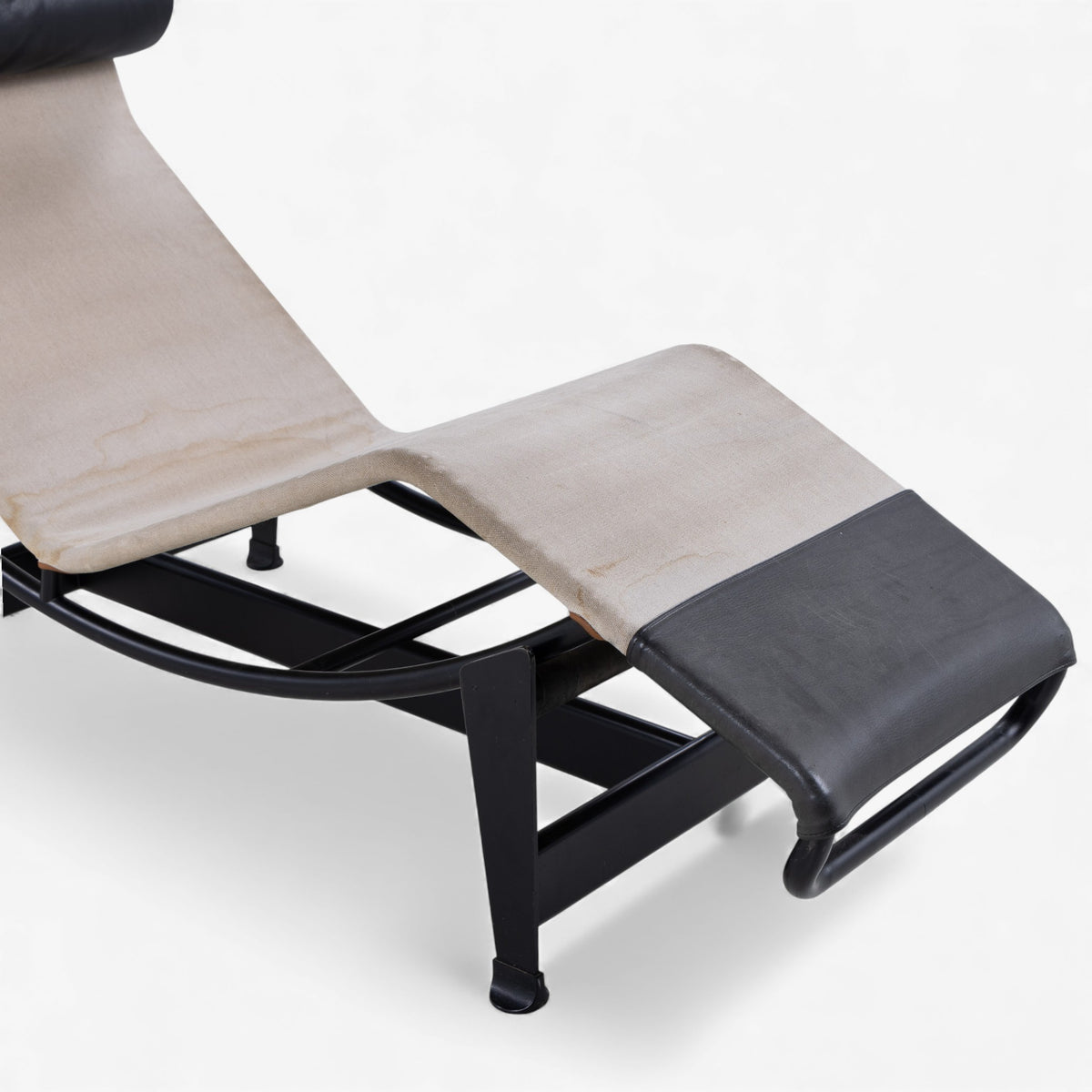 LC 4 - Chaise longue in natural canvas