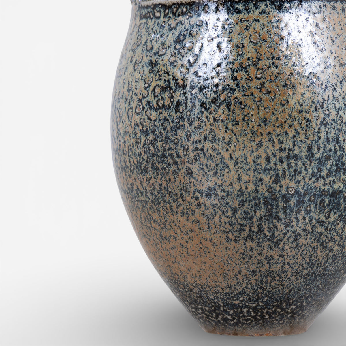 Lidded jar in stoneware