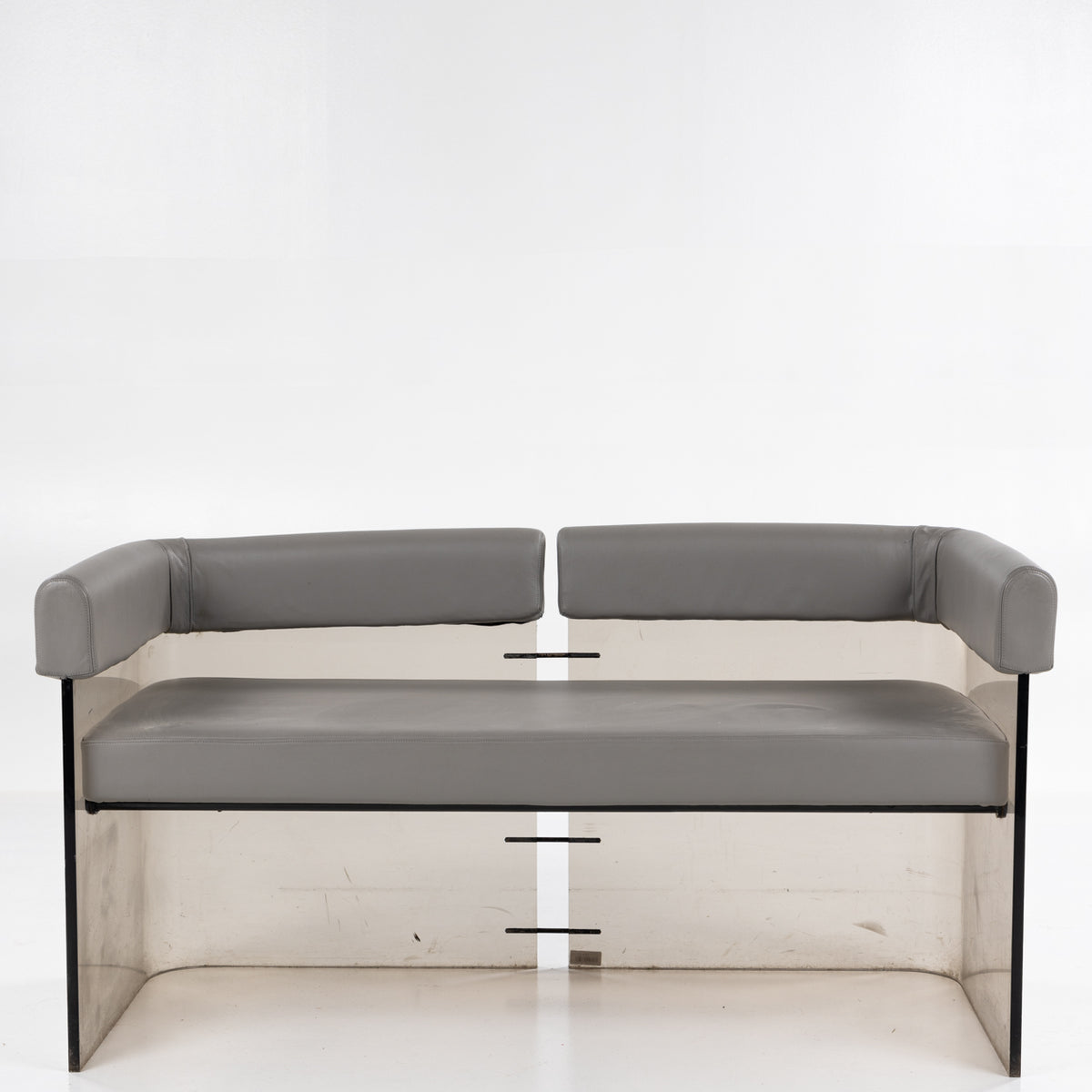 Sofa i plexiglas