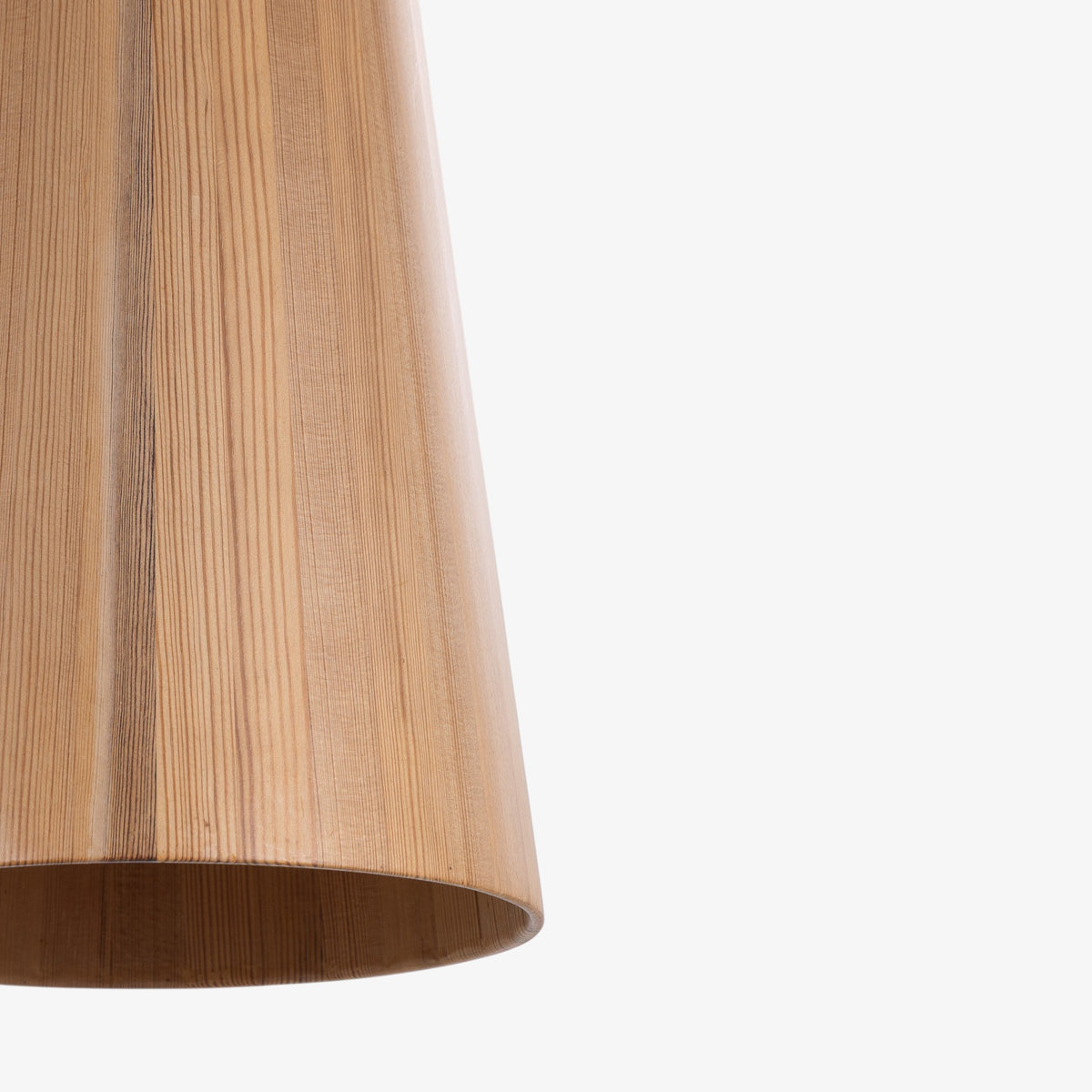 Pendant in pine