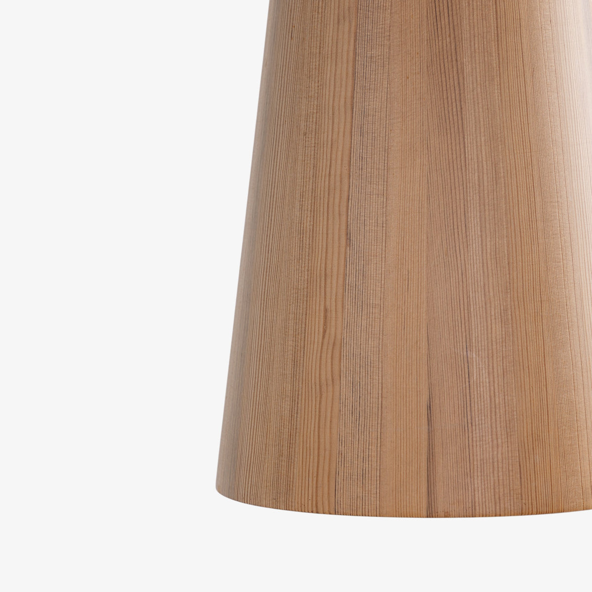 Pendant in pine