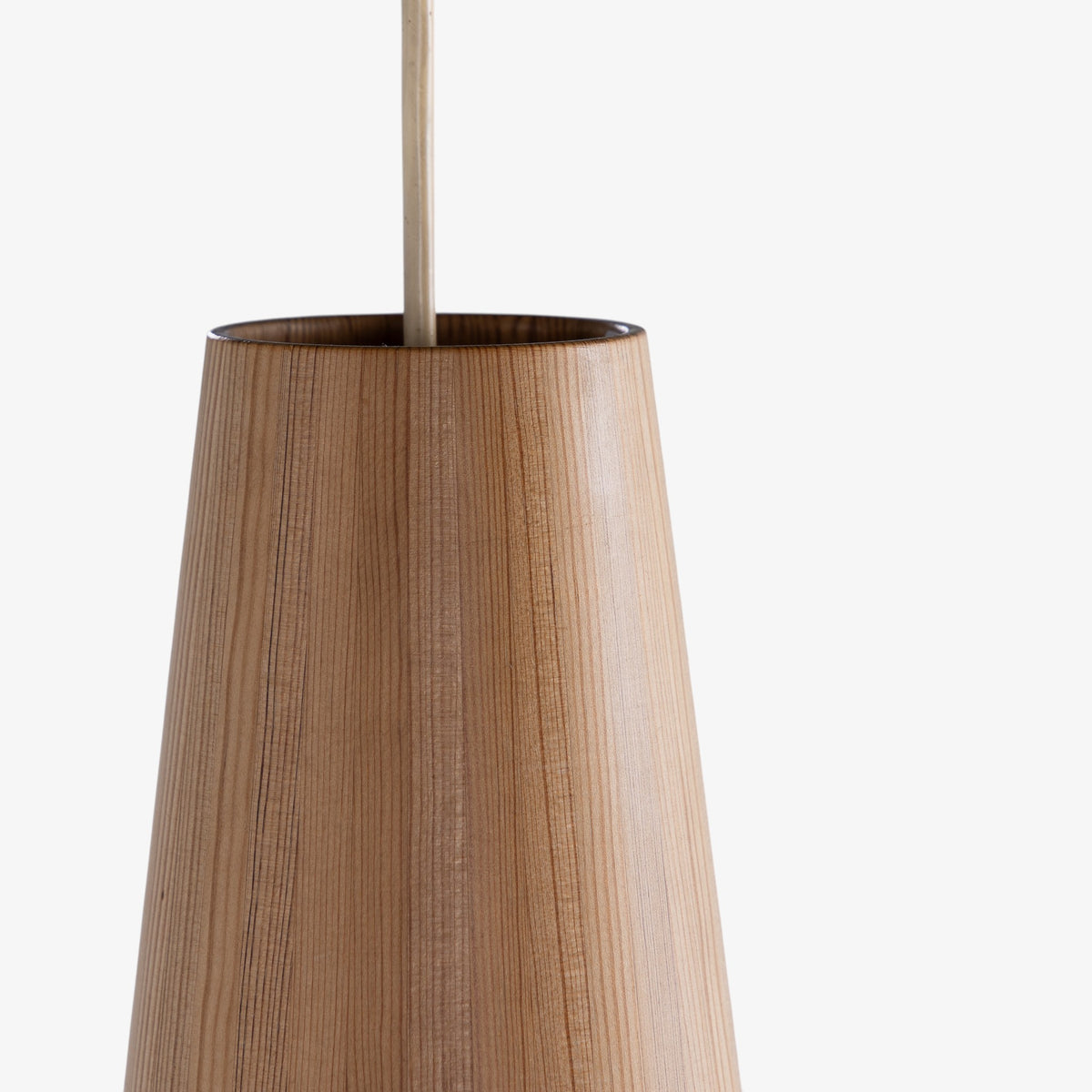 Pendant in pine