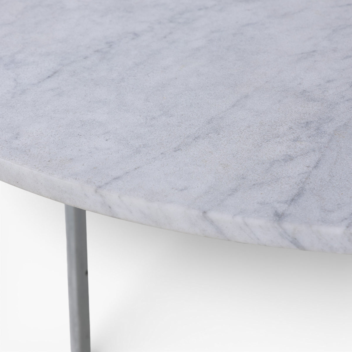 PK 54 - Dining table with flint-rolled marble