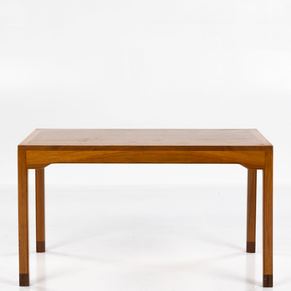 Coffee table in walnut