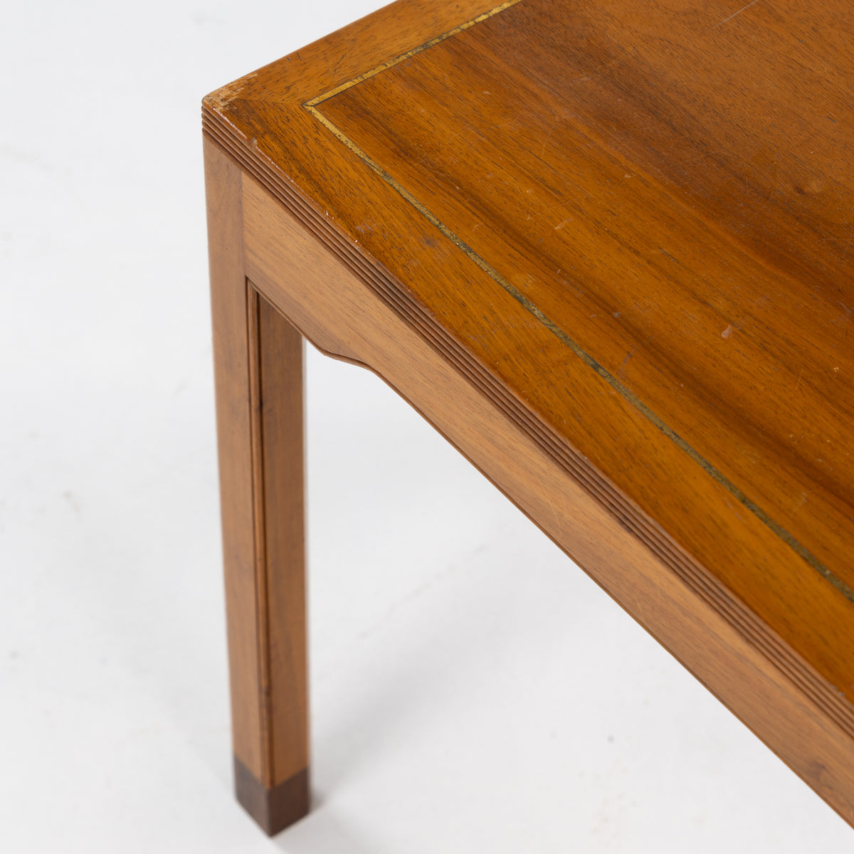 Coffee table in walnut