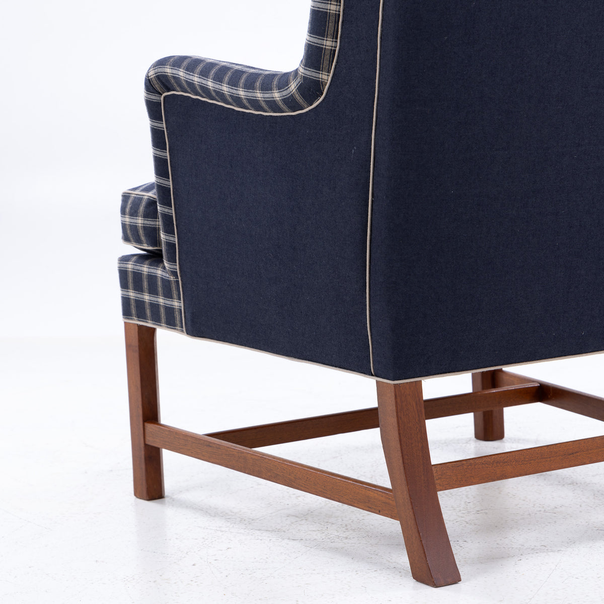 KK 6212 - Øreklapstol i Cotil-stof