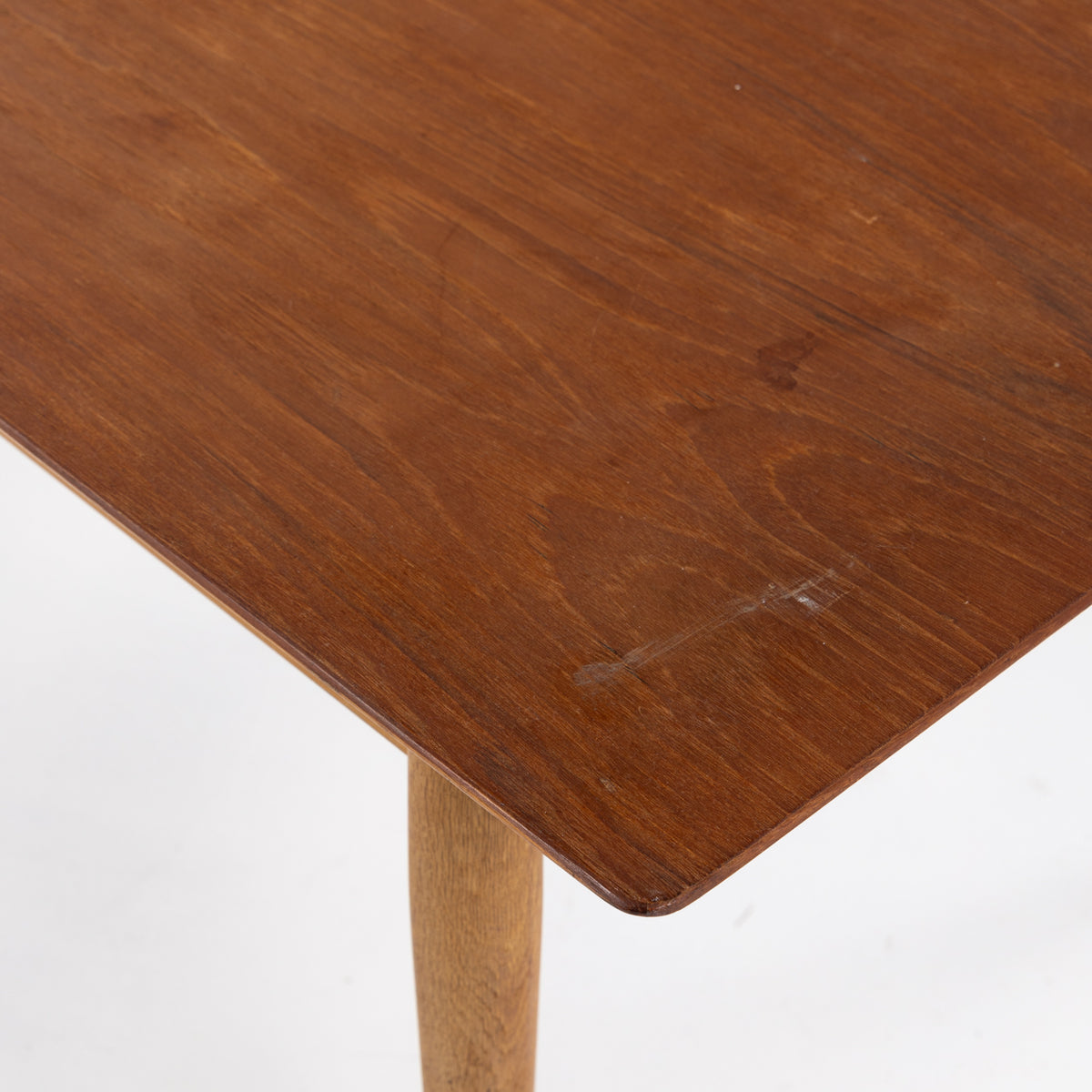 Dining table in teak