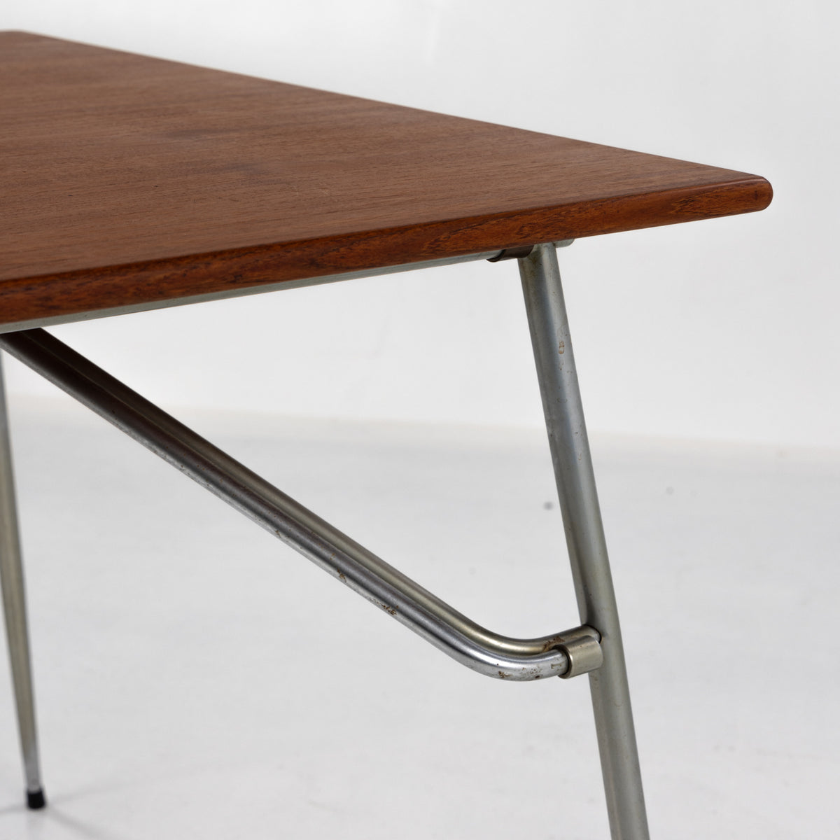Dining table in teak
