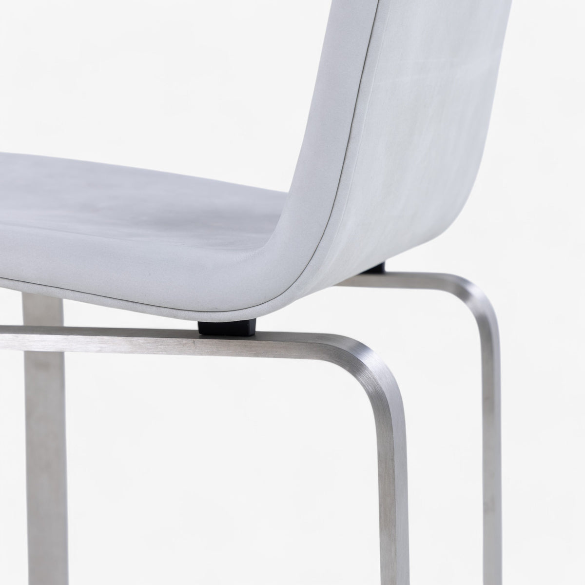 JH 3 - Set of 4 dining chairs in 'Royal Nubuck' leather
