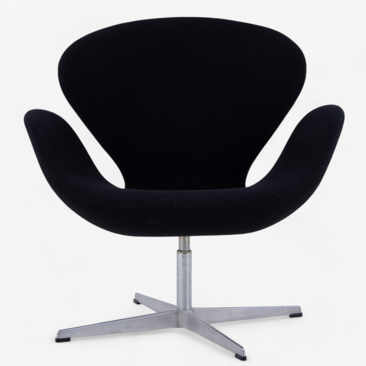AJ 3320 - 'Svanen' i sort tekstil