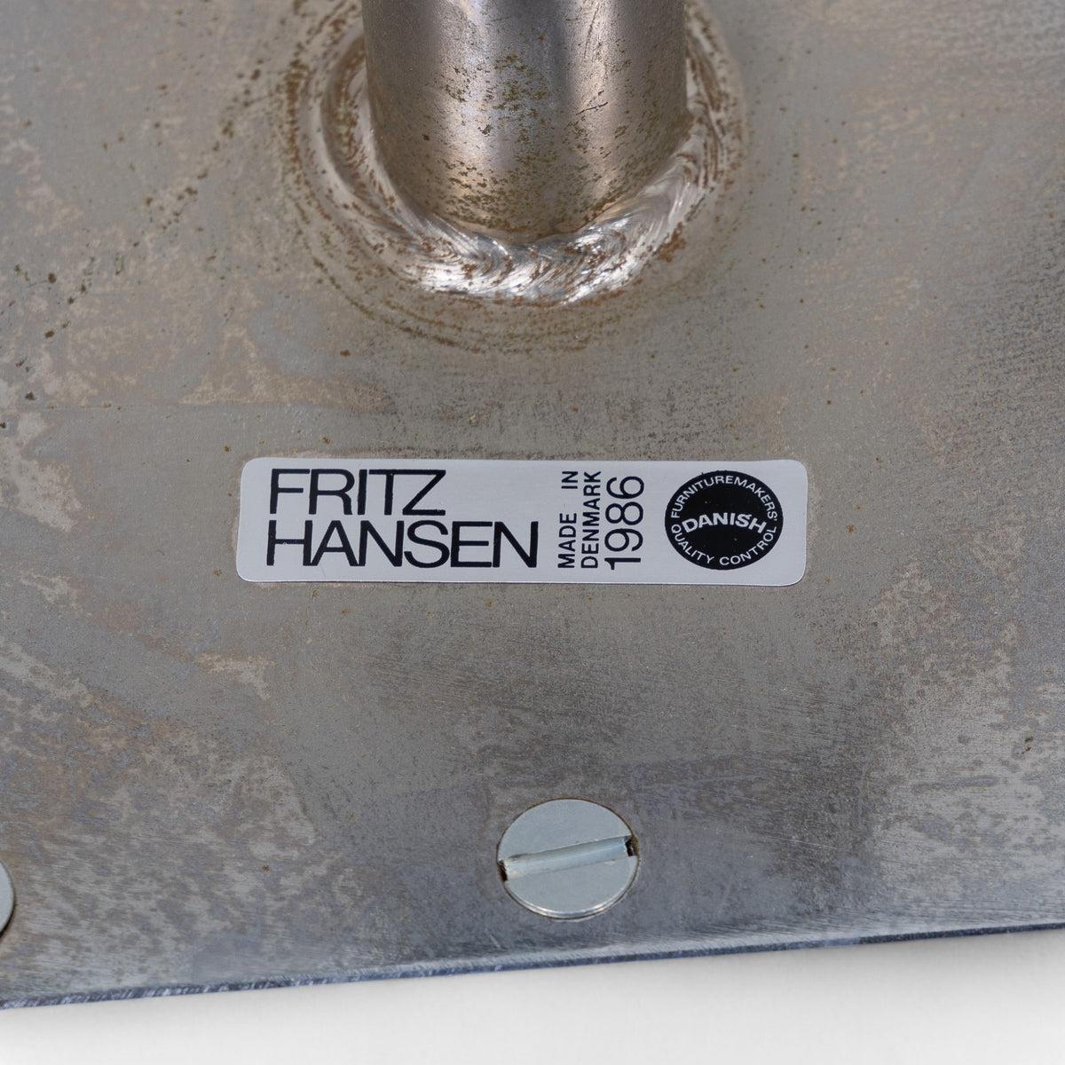 AJ 3320 - 'Svanen' i sort tekstil