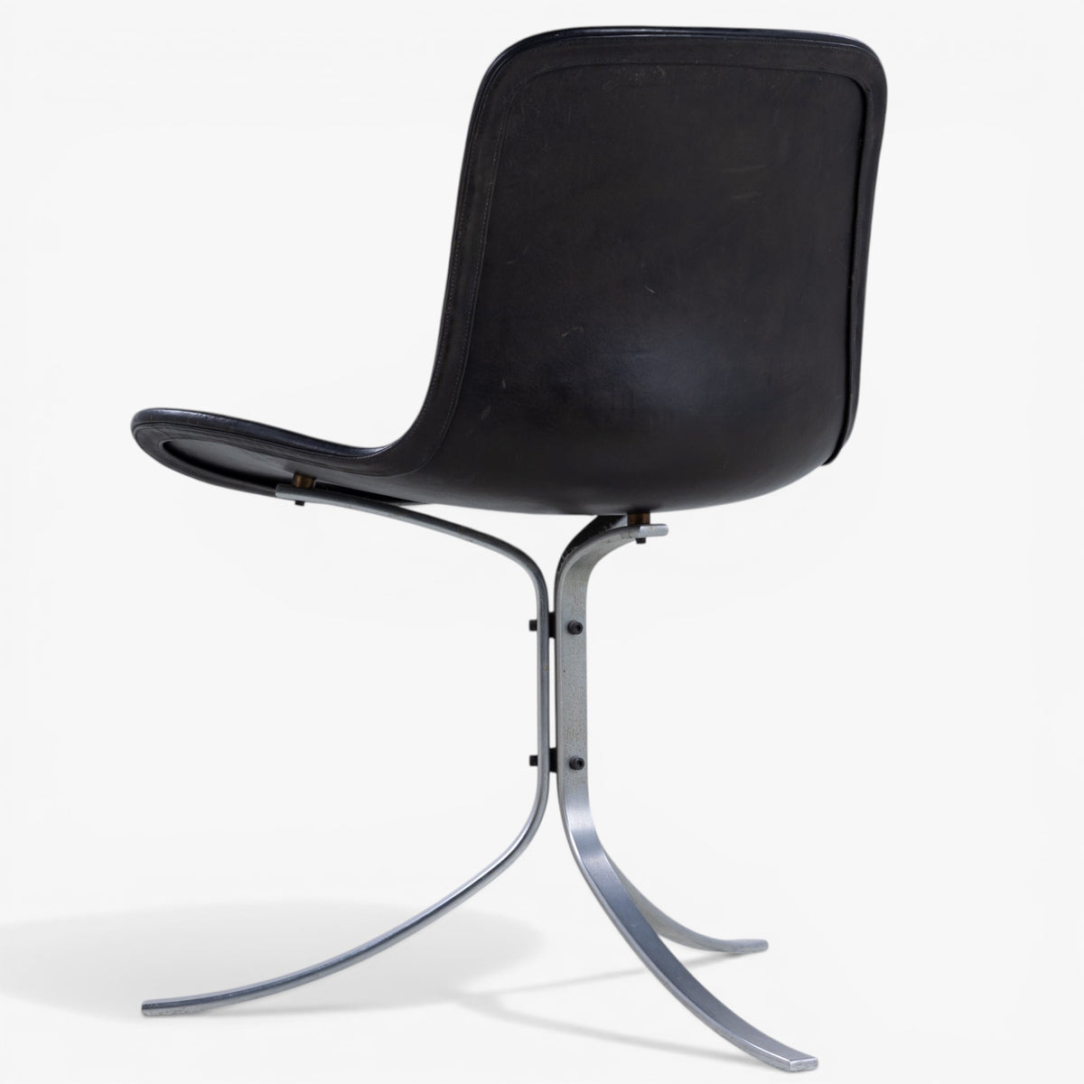 PK 9 - Chair in black leather