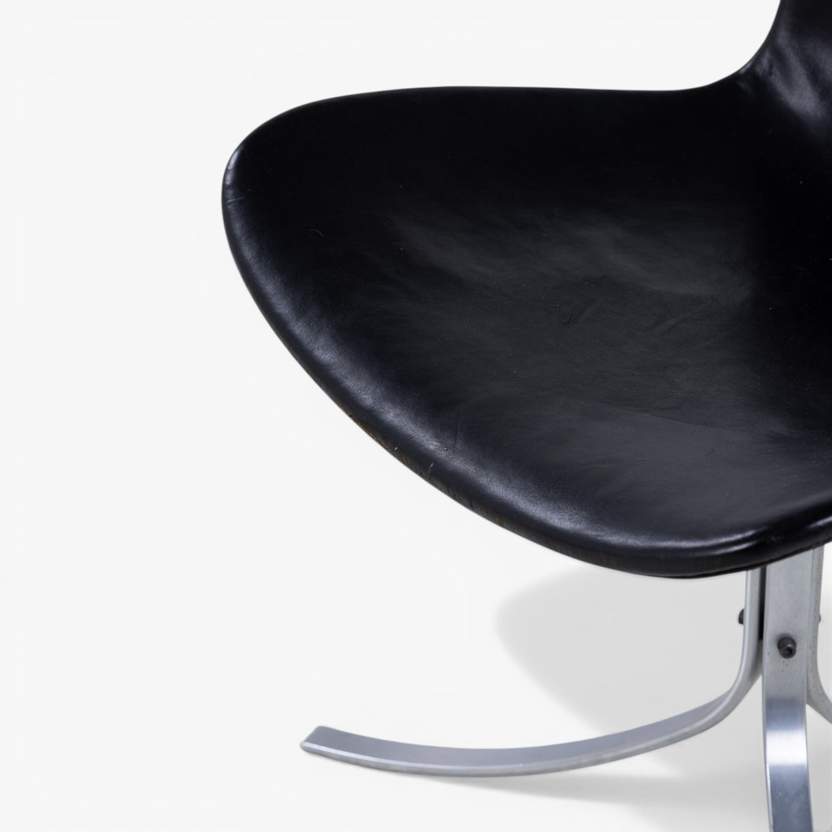 PK 9 - Chair in black leather