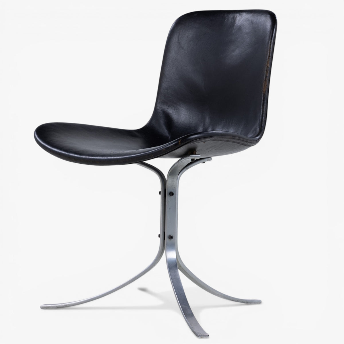 PK 9 - Chair in black leather