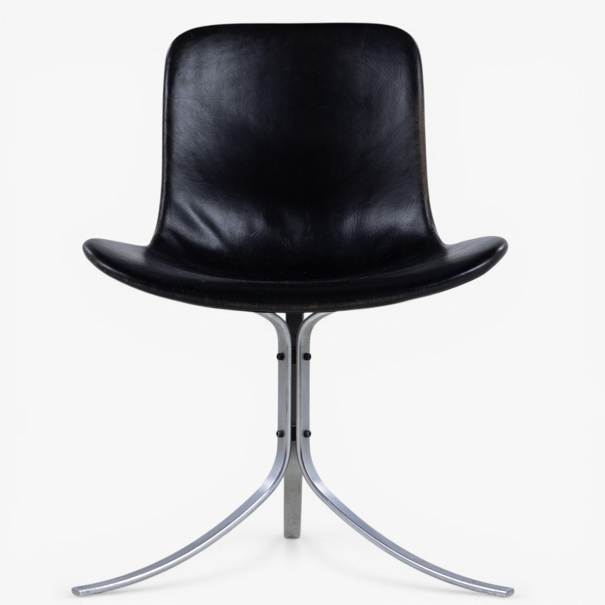 PK 9 - Chair in black leather