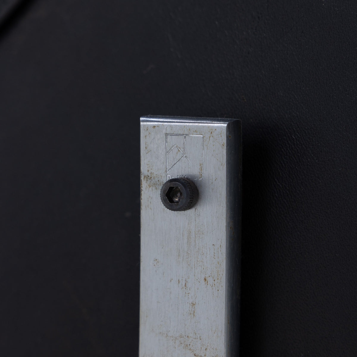 PK 9 - Chair in black leather