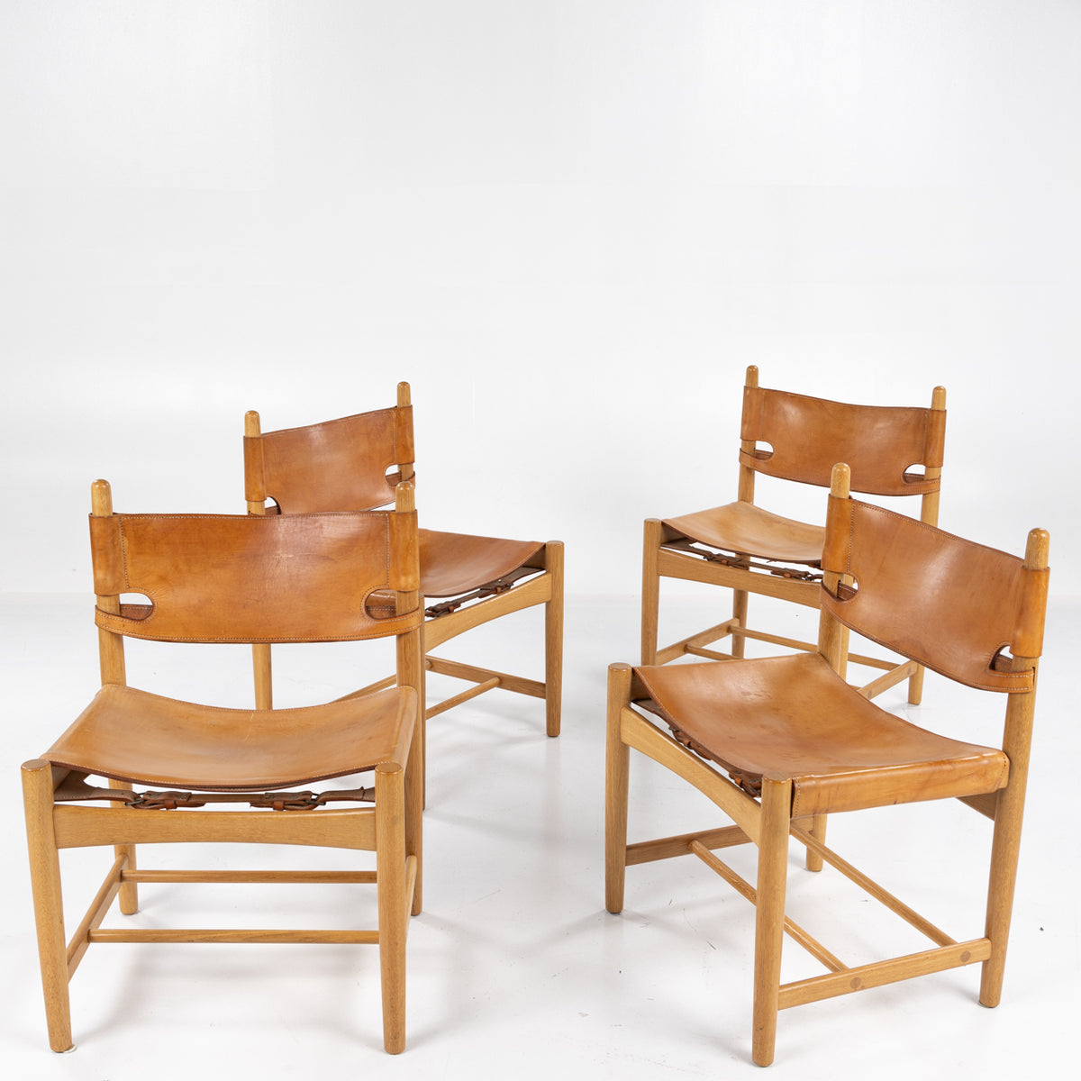 BM 3237 - 'The Hunting Chair' in oak