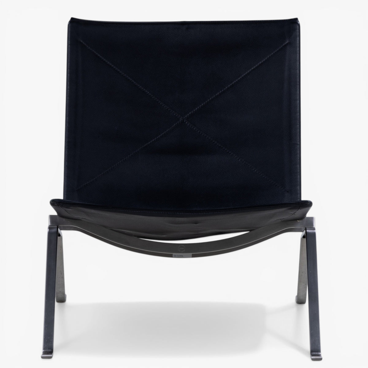 PK 22 - Easy chair in black leather