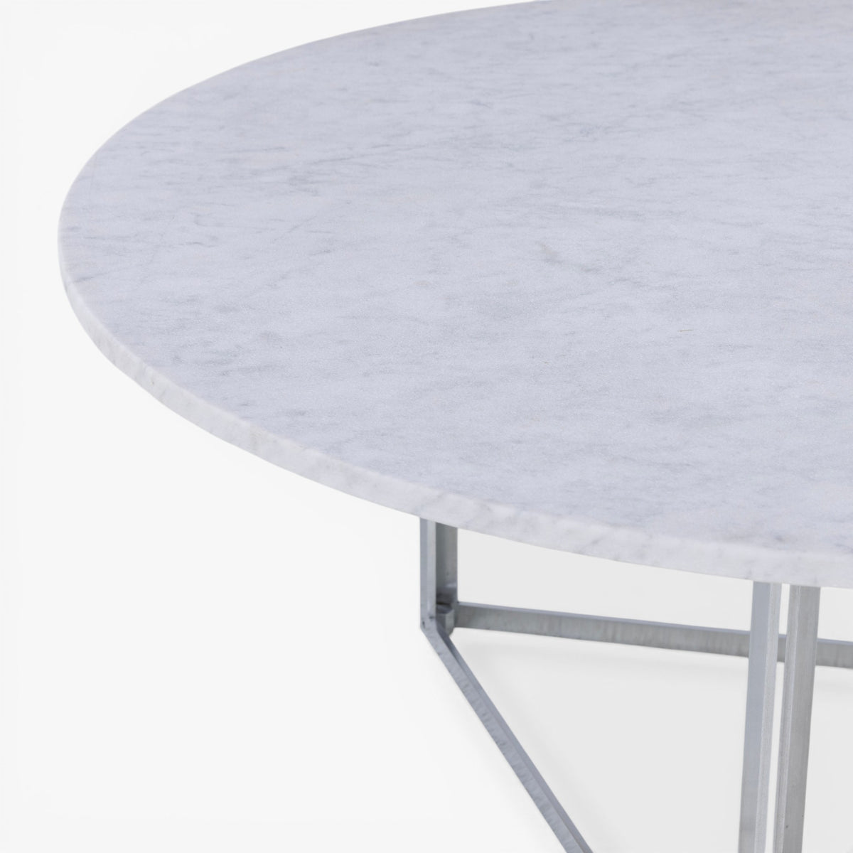 PK 56 - Spisebord med plade i hvid marmor