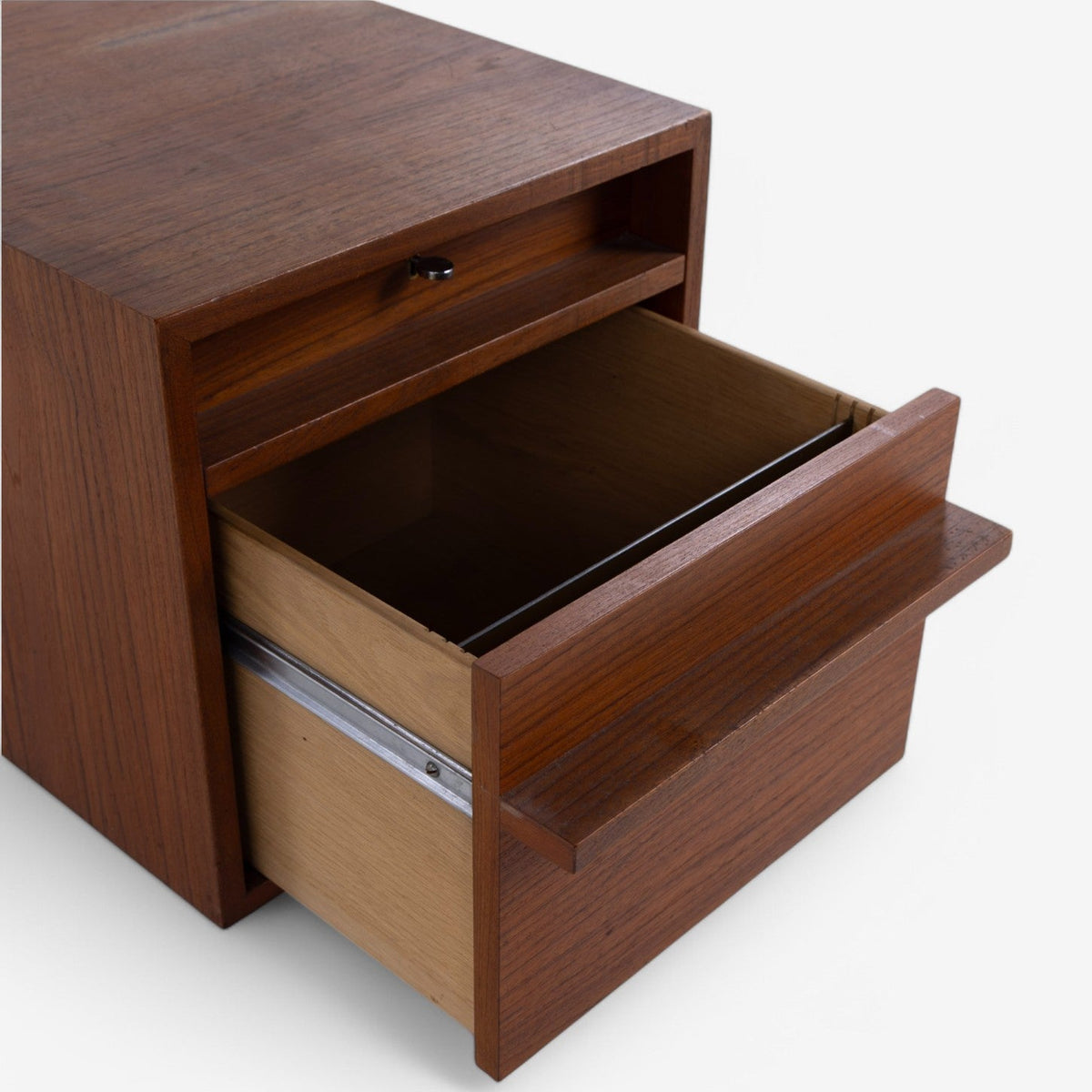 Arkivskab i teak