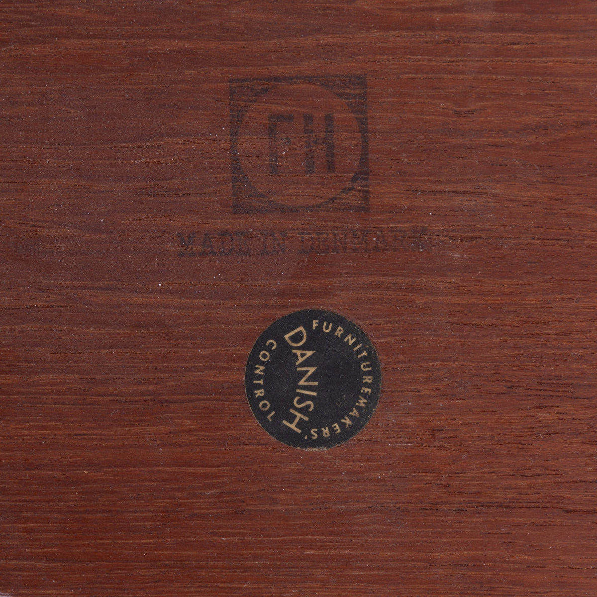Coffee table in teak