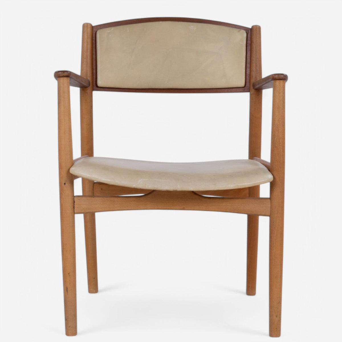 BM 147 - Armchair in beech