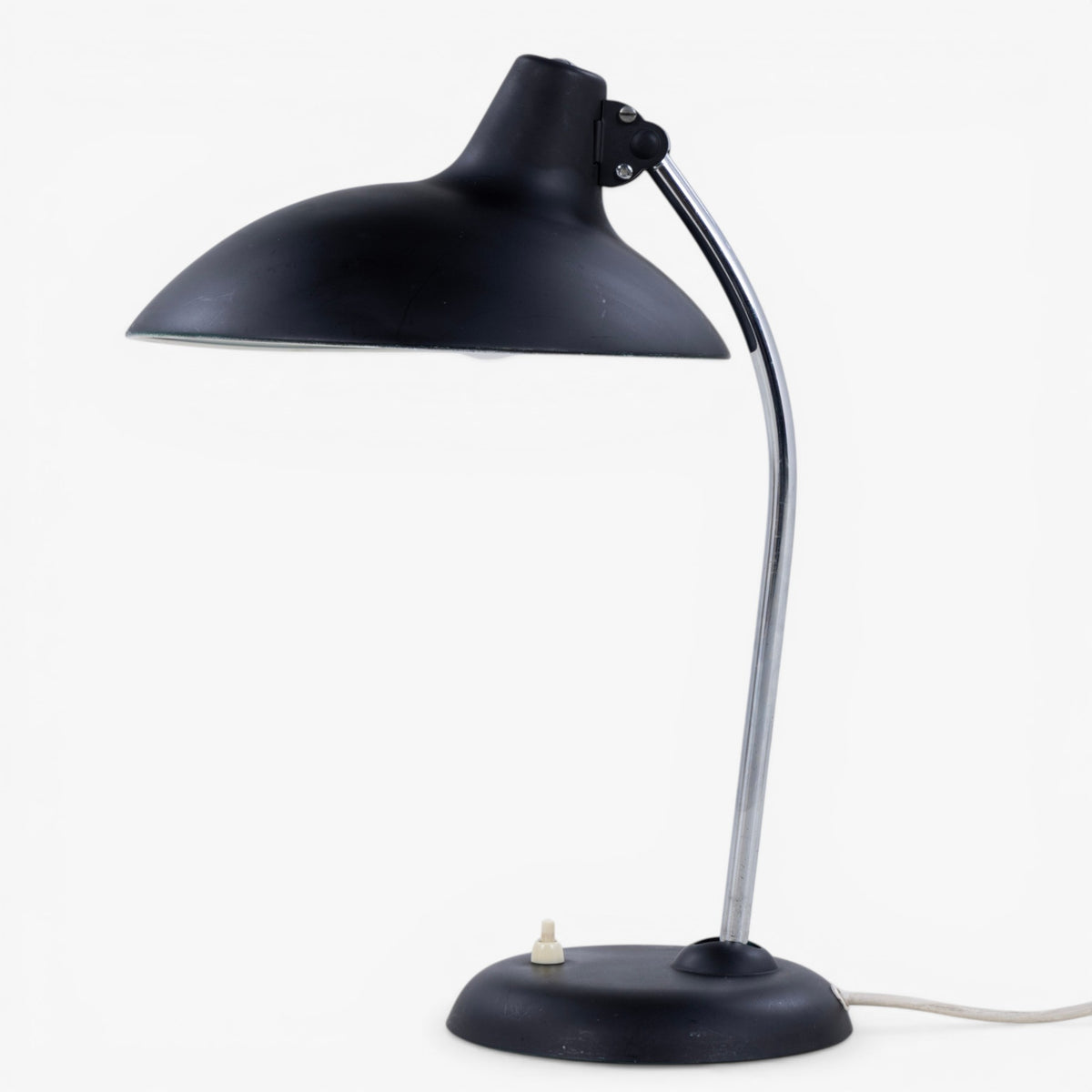 Bordlampe i sort metal
