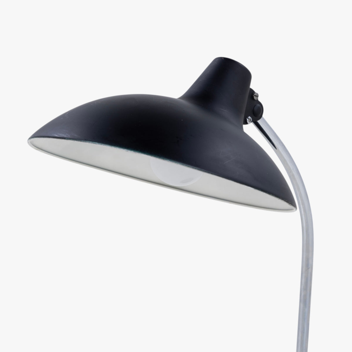 Bordlampe i sort metal